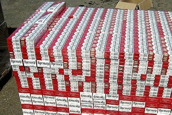 1000 Блоков сигарет. Сигареты пачки блок. 100 Блоков сигарет. Коробка с БЛОКАМИ сигарет.