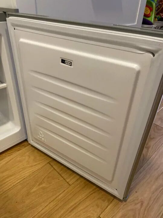 Морозильник bomann gb 341 inox. Gb 341. Ма к морозильнику domann gb 388. Морозильный шкаф bomann gb 341 inox. Bomann gb 341.