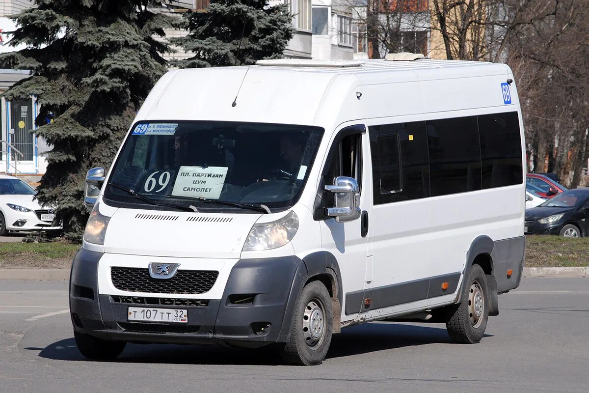 24 автобус брянск. Маршрутное такси. маршрутка в брянске 69. 47 маршрутка брянск. маршрут 49 брянск.