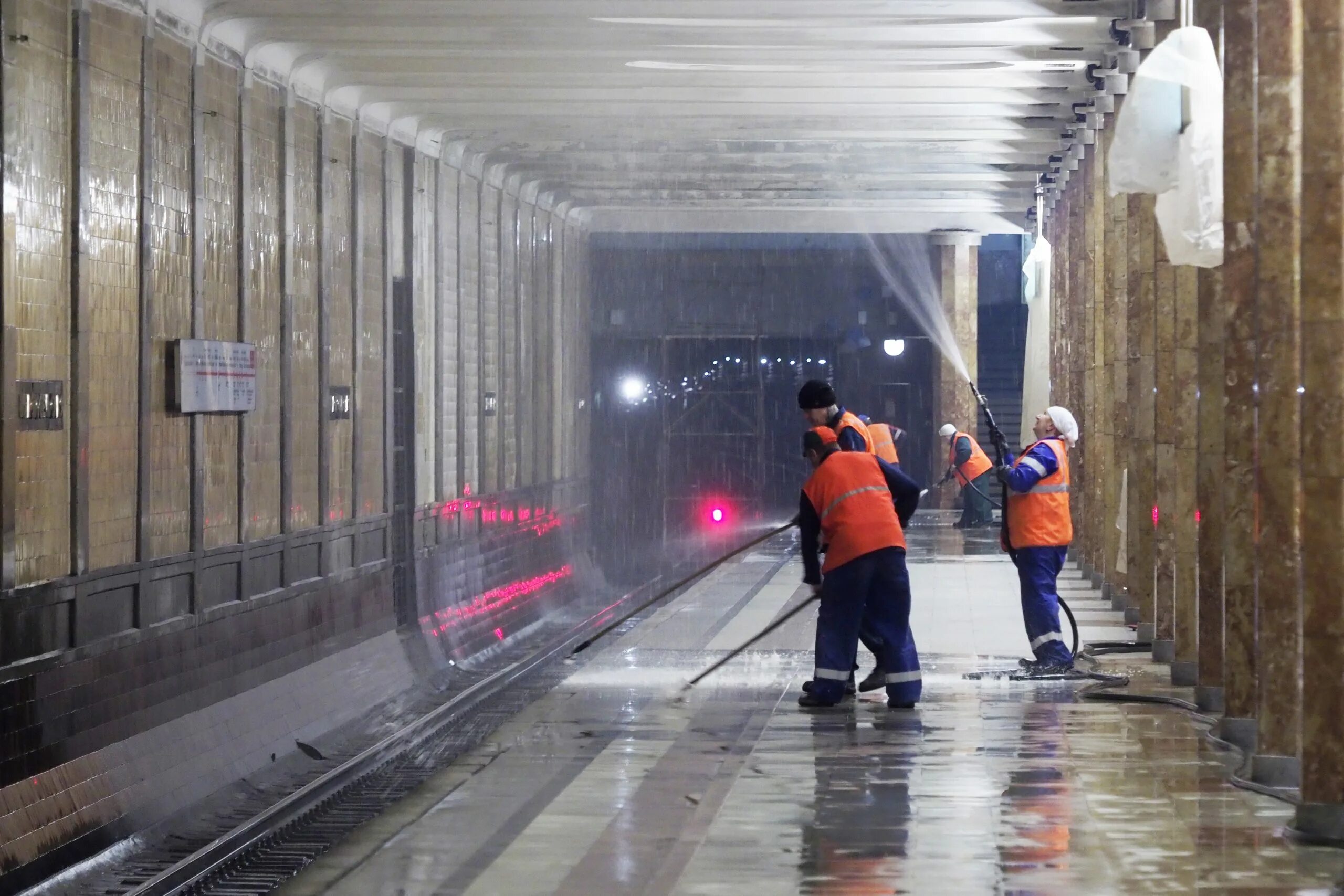 Какое метро закрыли сегодня. Станция Варшавская БКЛ. Метро Варшавская БКЛ. Станция Варшавская сейчас. Сокольническая линия метро.