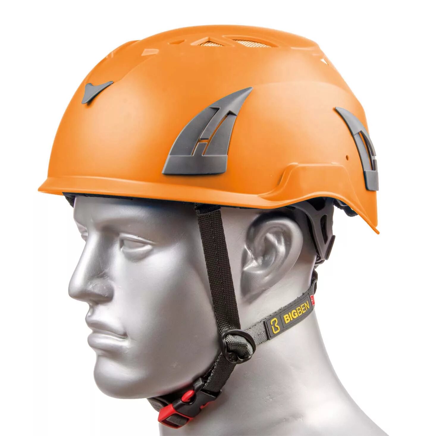 рабочий в каске. каска. каска для работы на высоте. каска для работы на высоте. 02.