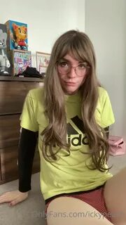 ickypeach onlyfans scrawny teen plays with big wet pink hole.