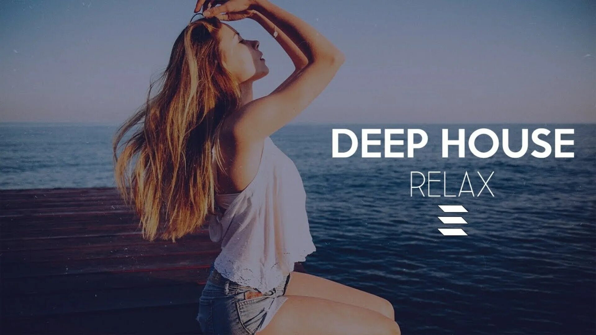 Relaxing deep house music