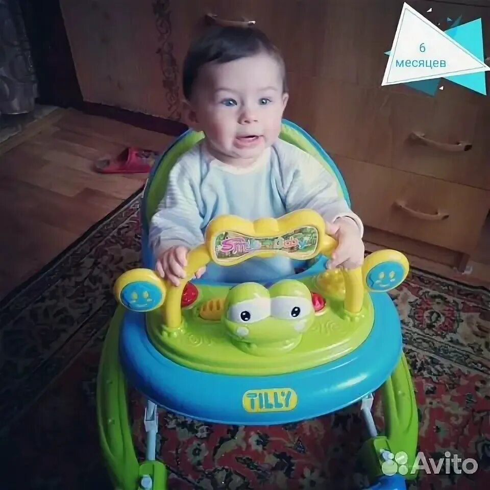 Ходунки в 7 месяцев. Девочка 7 месяцев в ходунках. со скольки месяцев можно ходунки девочке. вред ходунков и прыгунков для ребенка. с каких месяцев можно сажать в ходунки.