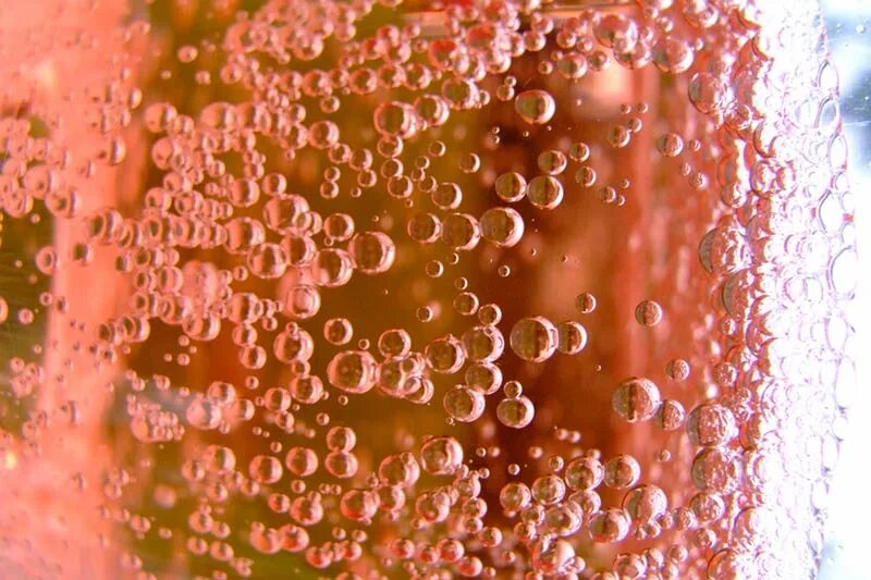 антифриз из под гбц нива шевроле. процесс кипения воды. почему идут пузырьки в. почему мыльные пузыри имеют радужную. слюна с пузырьками воздуха.