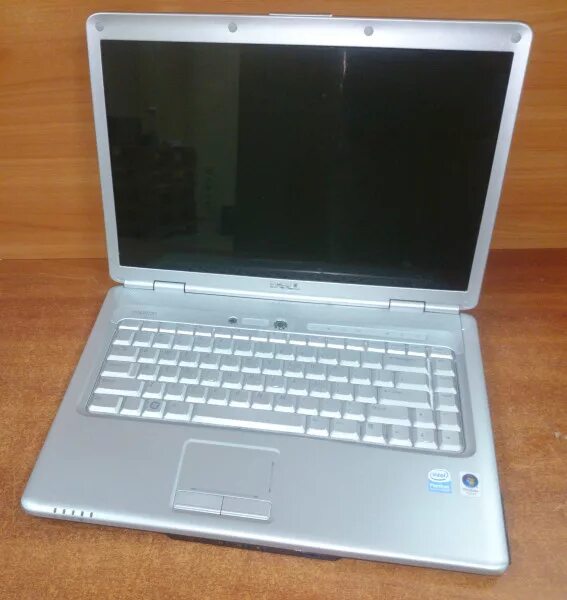 Ноутбук dell Inspiron 1525. Dell 1525 Laptop. Dell Inspiron 1525 модель. Ноутбук Делл 2006 на пентиум 4 15.6 дюймов.