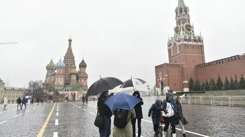 Москва в начале ноября. Москва в начале апреля. Красная площадь после дождя. Погода в москве в начале апреля 2024