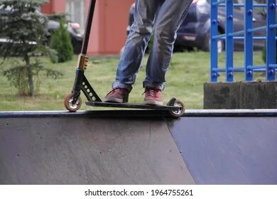 Boy leg
