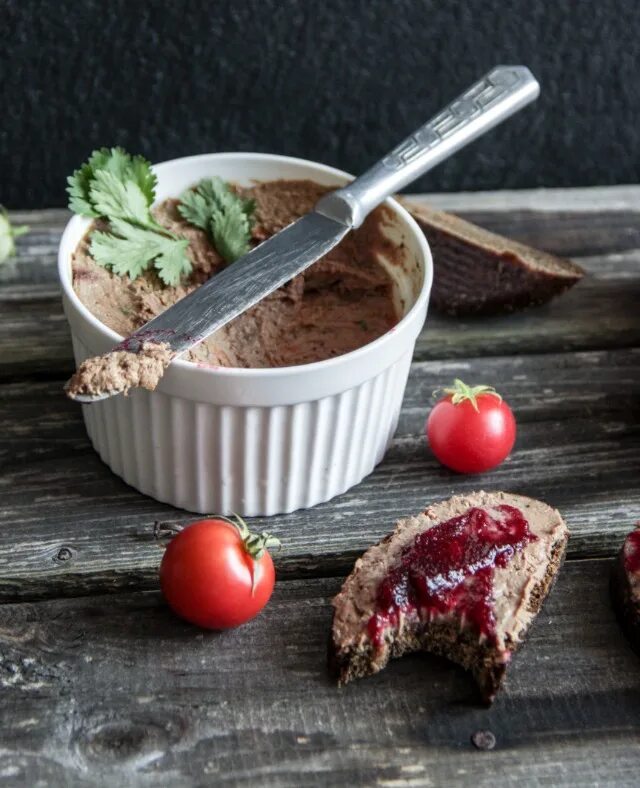 Паштет из печени в духовке. Печёночный паштет из куриной печени. Домашний паштет из печени. Паштет домашний ~ 500г. Домашний паштет из куриной.