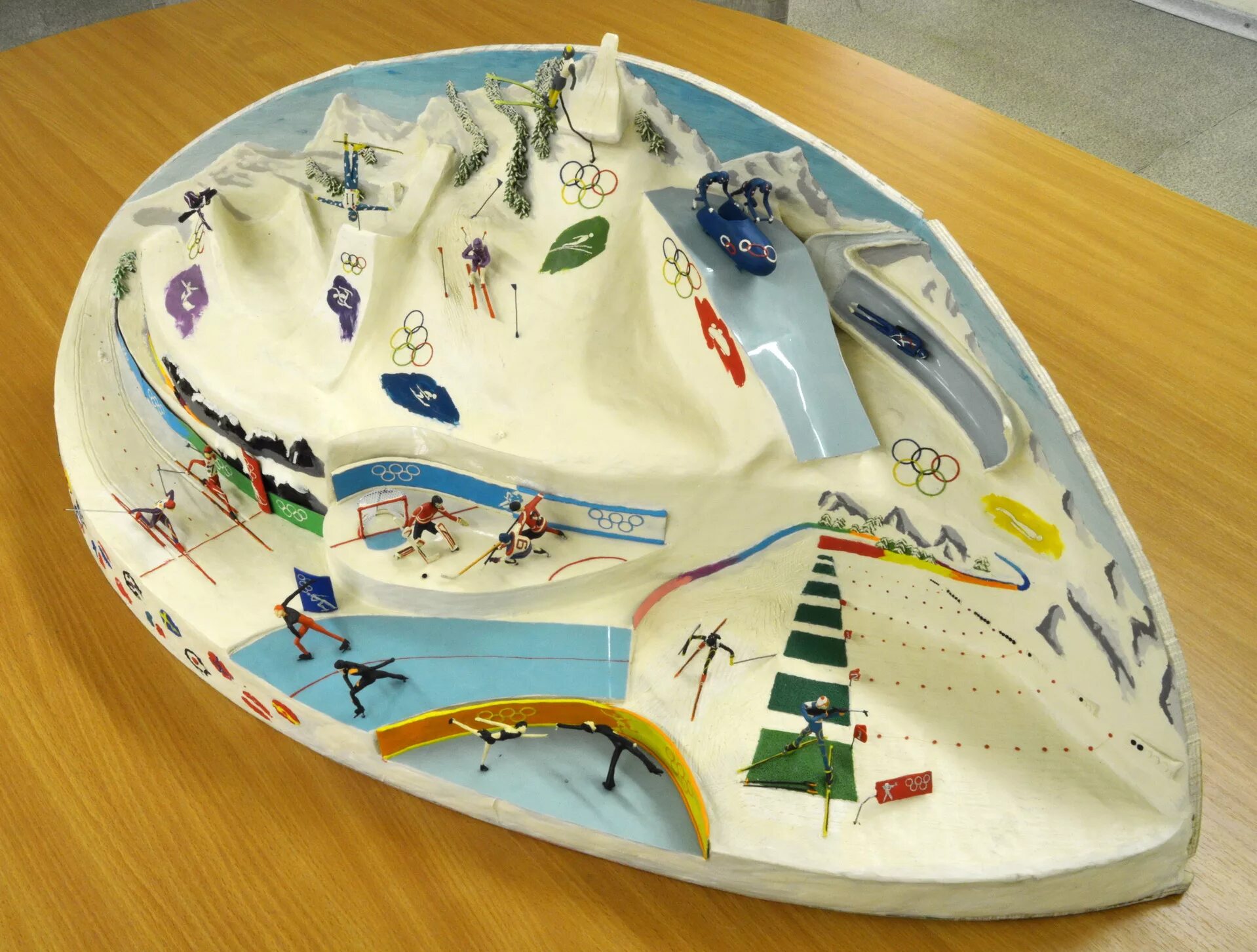 поделка зимние виды спорта. аппликация зима подготовительная группа. поделка лыжник. подделка зимние виды спорта. аппликация на тему спорт.