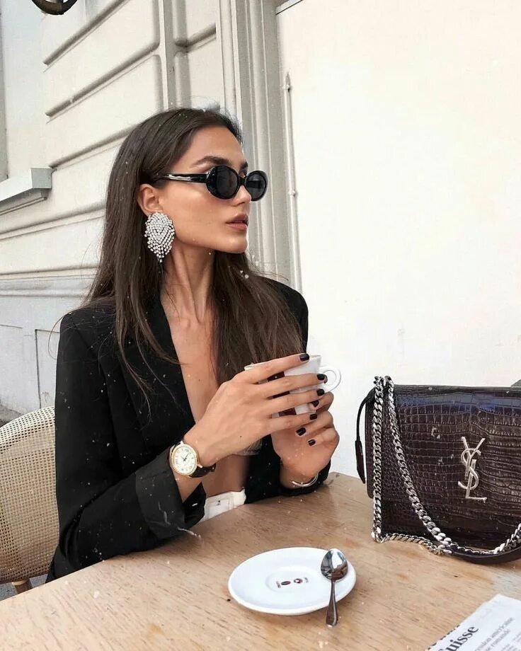 Женский стиль жизни "Businesswoman Using Digital Tablet Outdoors" by Stocksy Contributor "Studio Fir