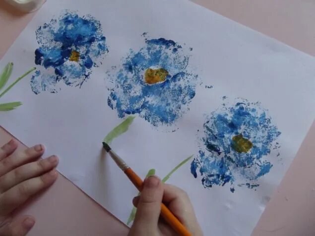 Техника рисования цветов пакетом. Рисование мятой бумагой. Техники рисования цветов для детей. Рисование салфетками. Рисование цветов смятой бумагой.