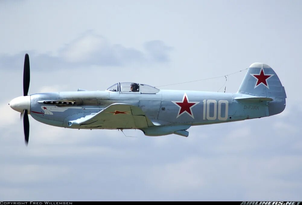 Нормандия неман википедия. Yakovlev Yak-3. Як-3 Нормандия Неман. Як-3 истребитель Нормандия Неман. Яки Нормандии Неман.