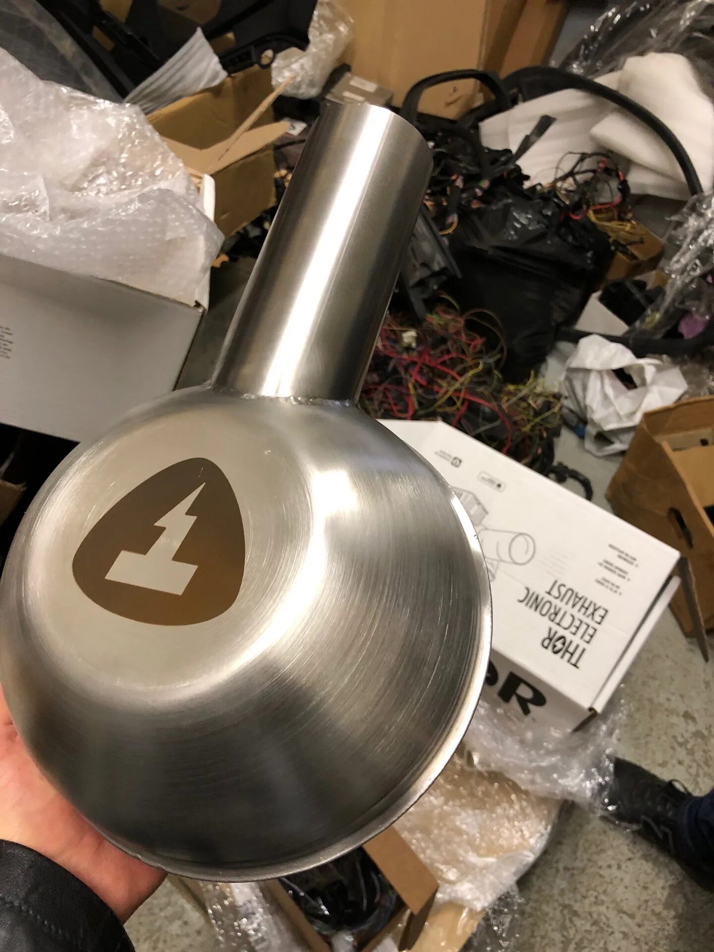 Выхлопная система бмв х6. Активный выхлоп тор. Thor выхлопная система. Активный выхлоп тор. Электронный выхлоп thor.