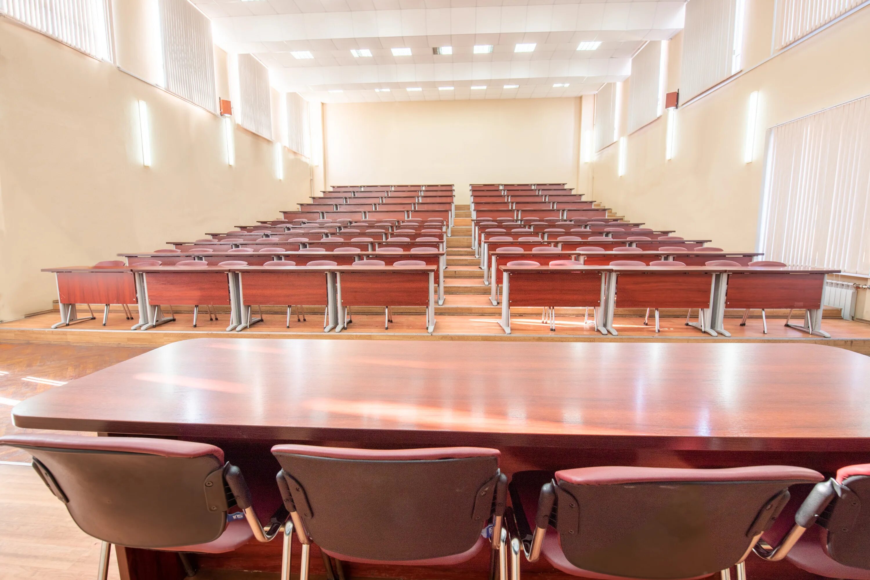 Ннгасу пирамида. Пустая аудитория университета. Архитектурно строительный колледж в астрахани. Ннгасу нижегородский государственный архитектурно-строительный. Башева ннгасу.