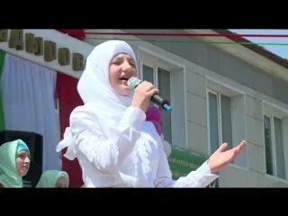 Дочь рамзана кадырова хутмат. Дочь кадырова поет нашид. Дочь кадырова поет нашид. Клип дочки кадырова. Хутмат кадырова.