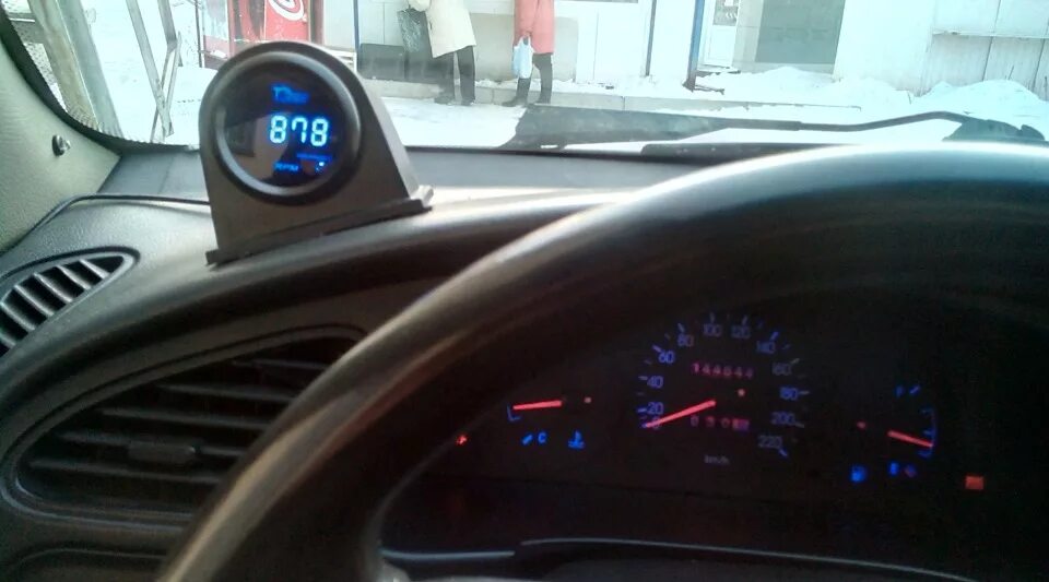 Дополнительный тахометр дэу сенс. 5. Тахометр на шевроле ланос 1. 5. Тахометр электронный для ланоса.