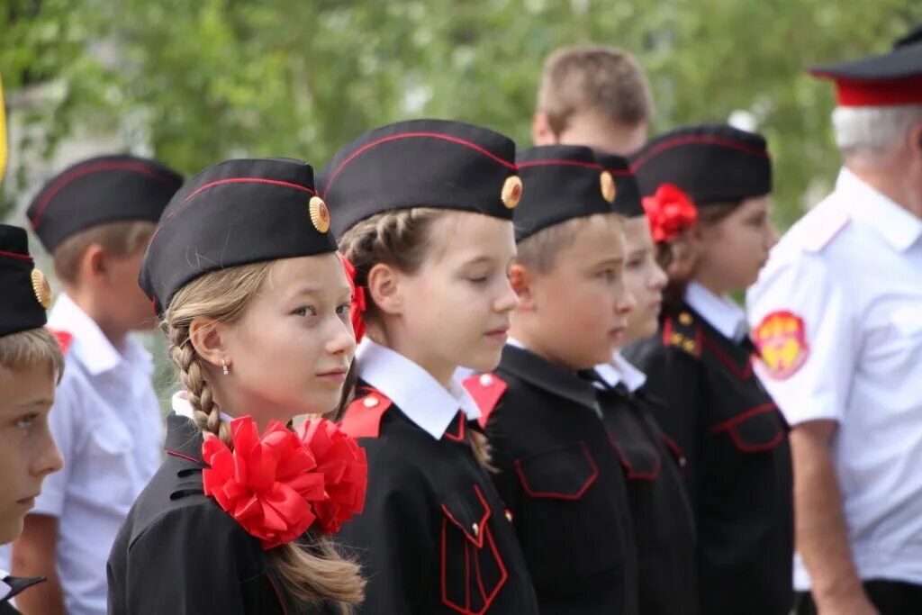 День станицы выселок. Школа Выселковского района. Темрюкская Казачья школа. Выселки казачество. Школа 14 Краснодарский край Выселковский район.