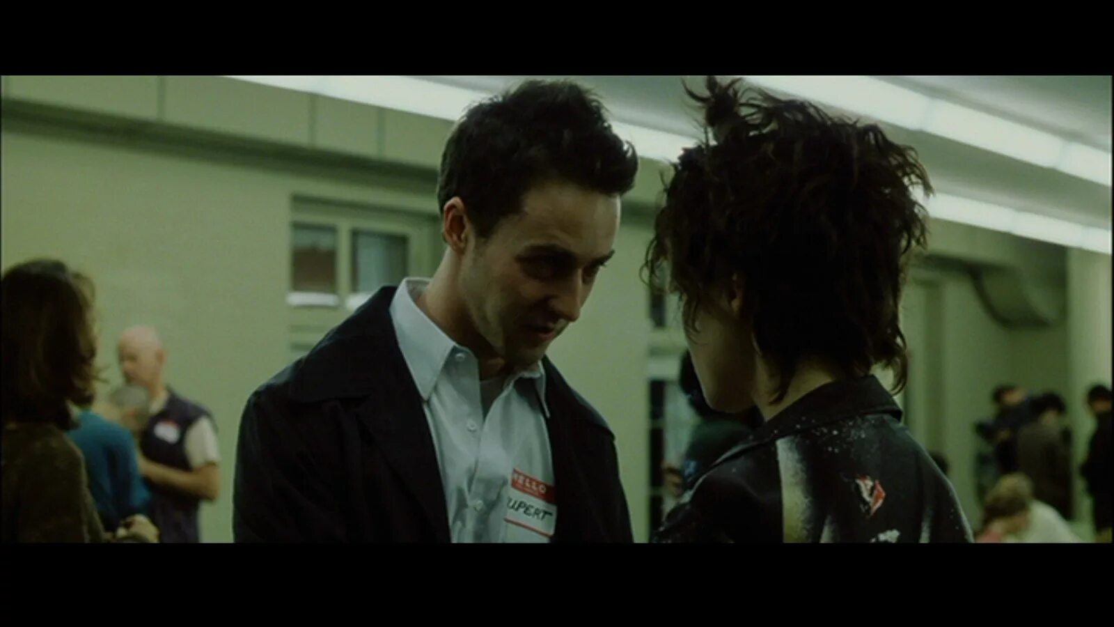 Тайрон бойцовский клуб. Тайлер дерден и эдвард нортон. Сервера бойцовского клуба. Тайлер дёрден бойцовский кл. Кадр из фильма бойцовский клуб.