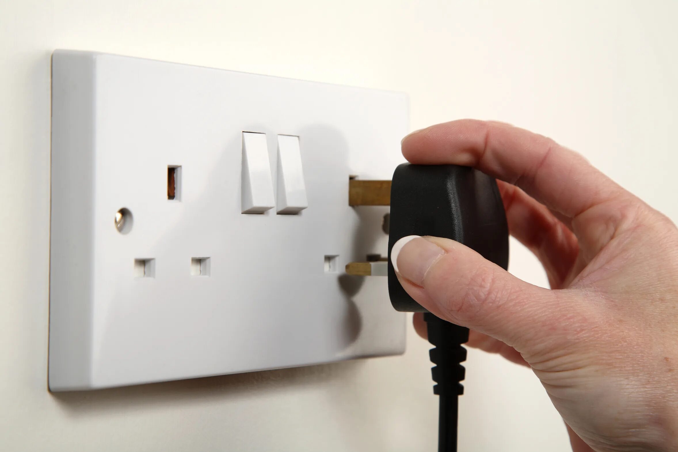 Розетки в Великобритании. Plug розетки. Socket розетка. Розетки в Канаде. Розетки включаемые телефоном