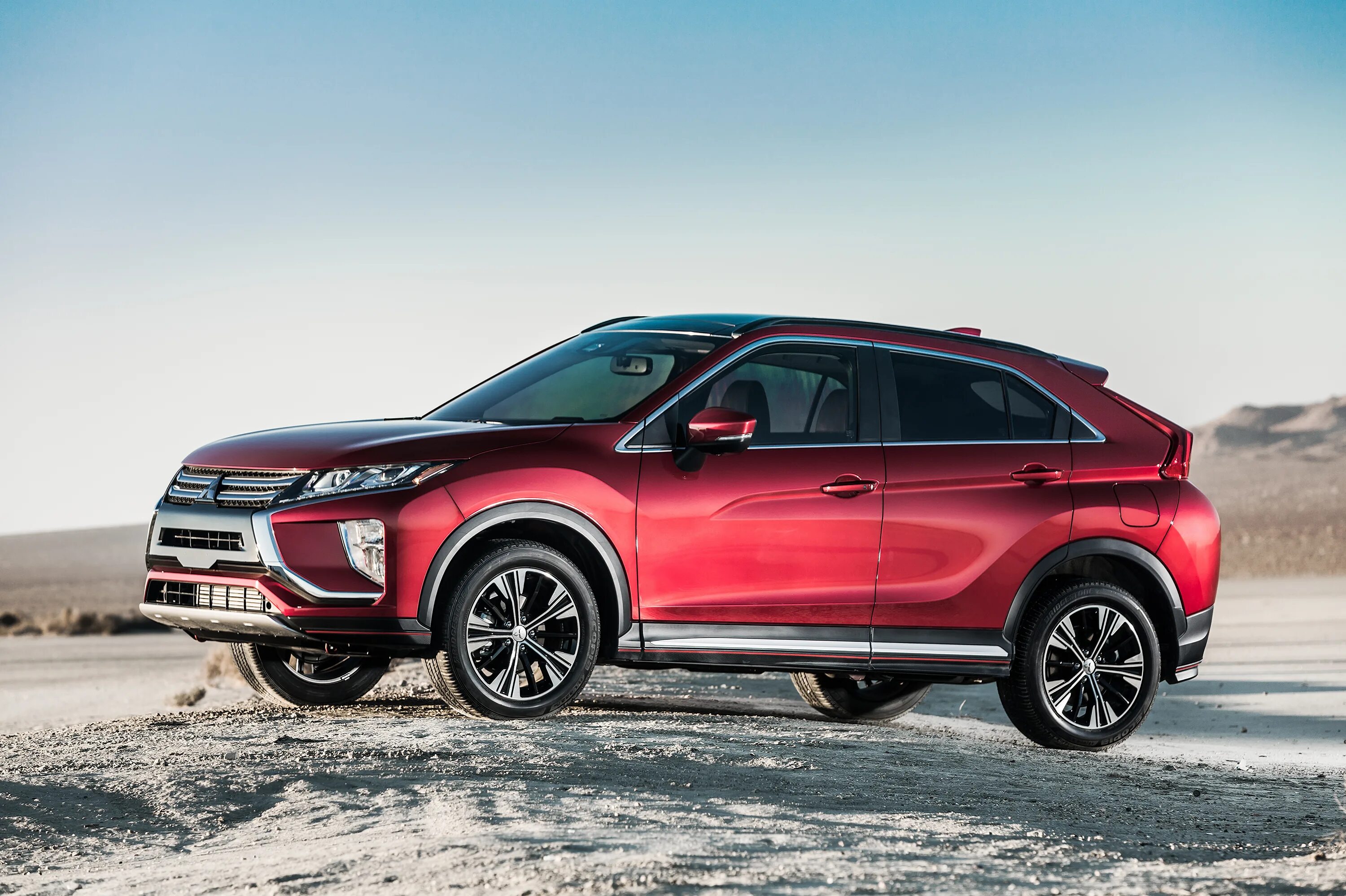 Митсубиси кросс. Митсубиси Eclipse Cross 2020. Mitsubishi Eclipse Cross кроссовер 2021. Мицубиси Эклипс кросс 2020 новый. Митсубиси Эклипс кросс 2021.