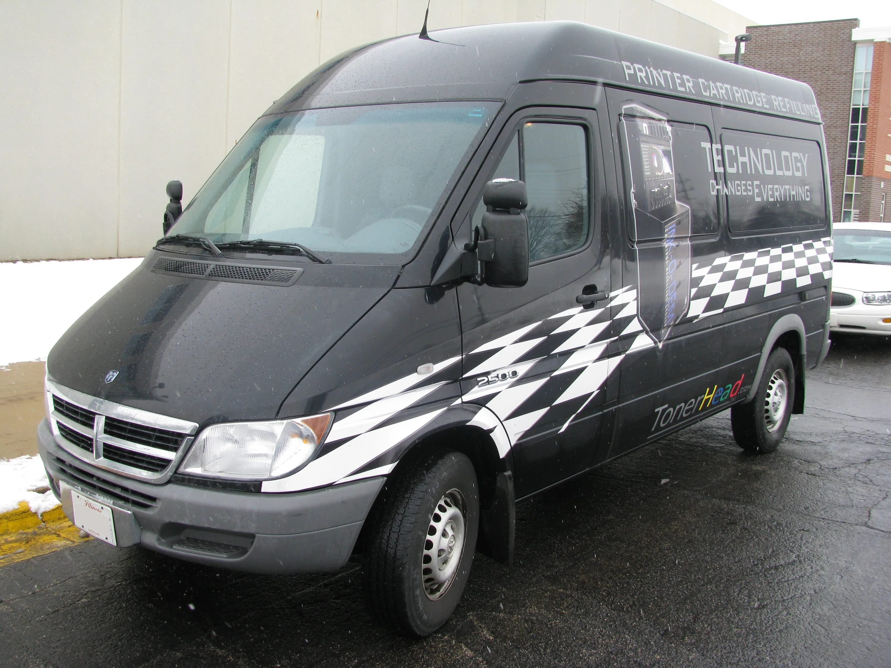 Мерседес спринтер автомат. Додж Спринтер 2500. Dodge Sprinter 2004. Мерседес Спринтер Додж. Микроавтобус Додж Спринтер.