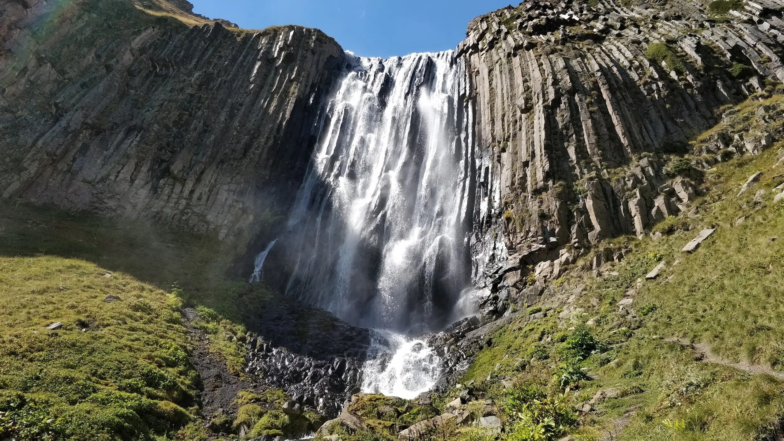 Недостатки личности. Клякса это толковый словарь. Неправильность. Теория хаоса. Человек в достатке.