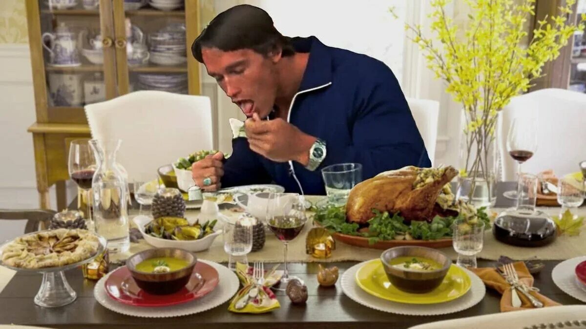 Запах обеда. Шварценеггер за столом. Шварценеггер и еда. Завтрак Шварценеггера.