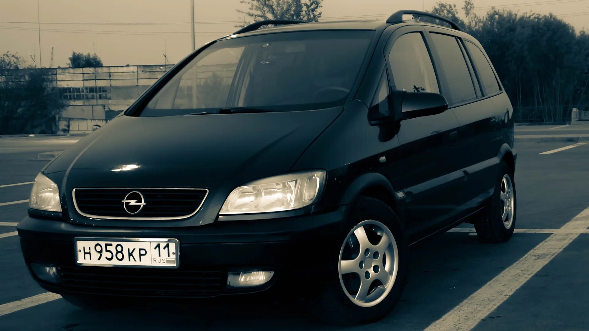 Куплю зафира 1.8 бензин. Opel Zafira 2001. Опель Зафира 2001 фронт. Opel Zafira черный. Opel Zafira 2001 PNG.