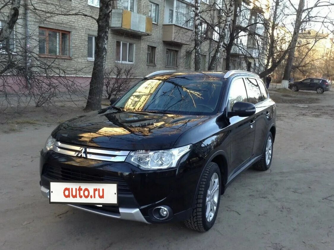 Мицубиси аутлендер московская область. Аутлендер 2014г. Mitsubishi Outlander 2014 черный. Мицубиши Аутлендер 2014 г.. Мицубиси Аутлендер колхоз.