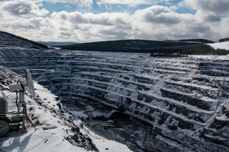 Погода в красноярском крае еруда. Полюс Красноярск Еруда. Карьер Восточный полюс Красноярск. Карьер Благодатный Еруда Красноярский. Карьер полюс Красноярск.