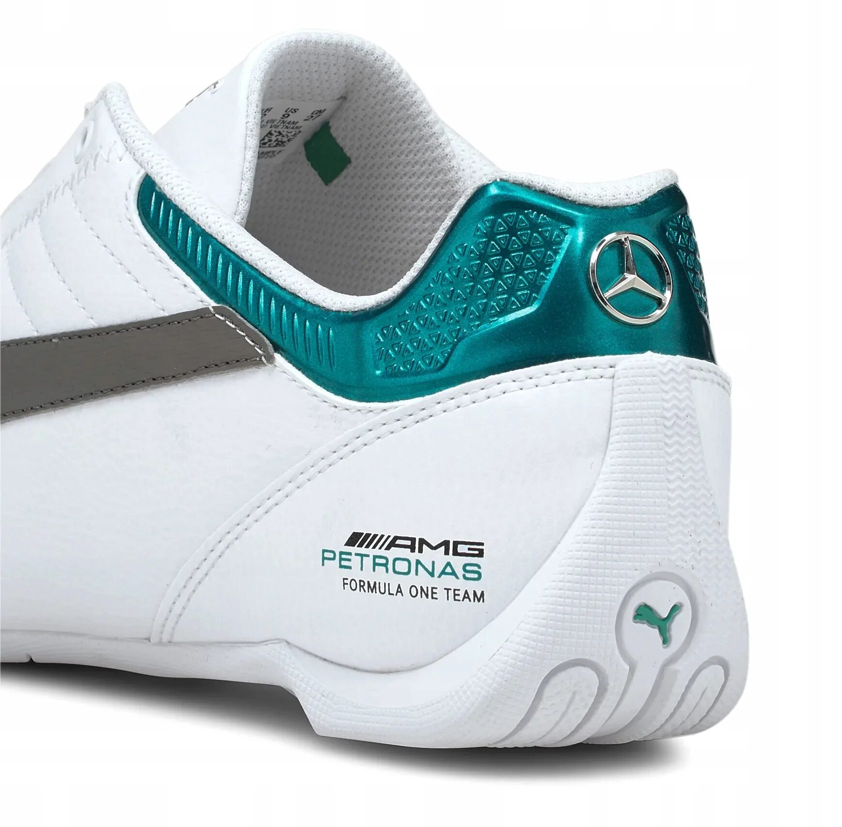 Мужские пума мерседес. Puma AMG Petronas. Puma Mercedes AMG Petronas. Puma AMG Mercedes Petronas обувь. Puma Mercedes AMG Petronas f1.