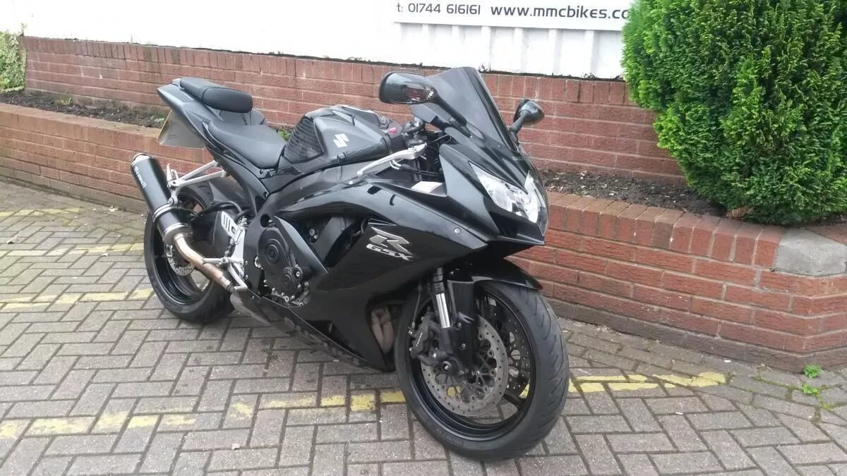 Kr лого. Suzuki gsx r 1000 l1. Suzuki gsx-r 1000 k4. R k 8 0 0. Suzuki gsx r k8.