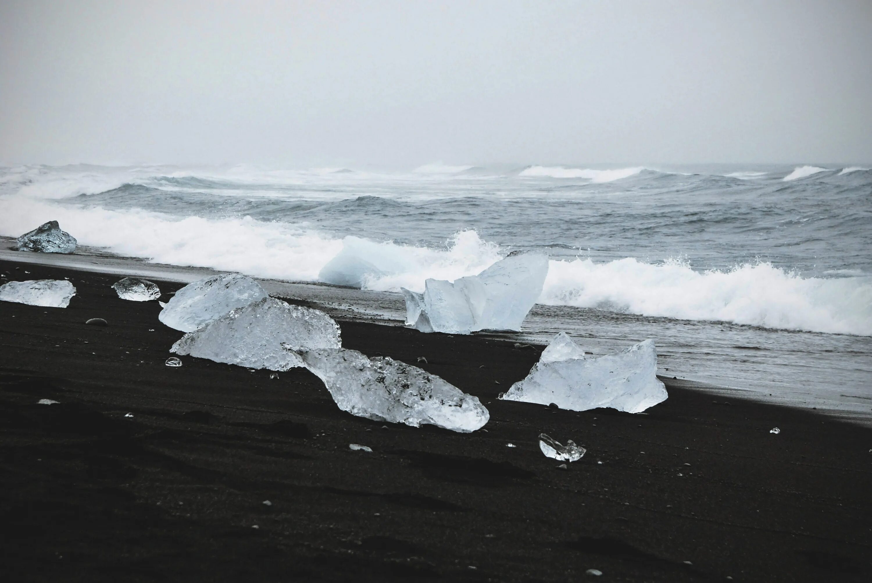 Холодное море. Холодное море Эстетика. Холодное море фото. На берегу холодного океана.