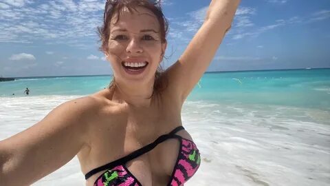 Киска ананы