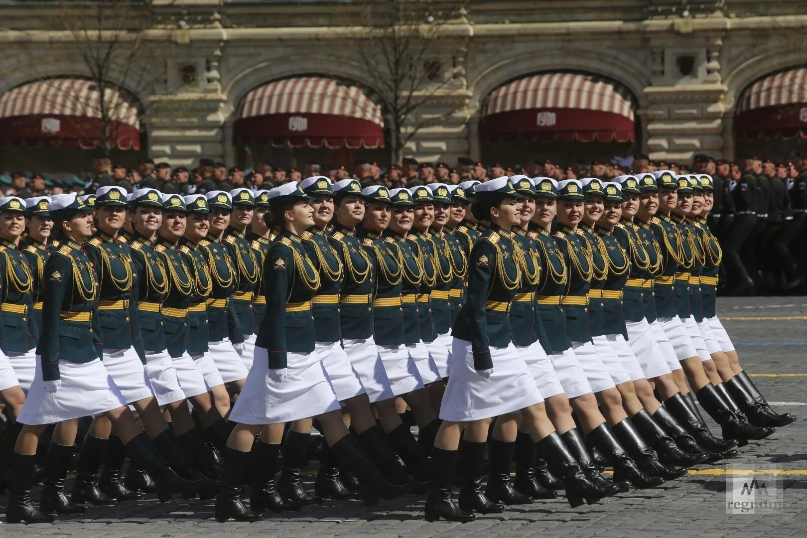 Будет ли парад в москве. Парад 9 мая 2023 в Москве. Женщины на параде Победы 2021. Парад Победы 2021. 9 Мая парад 2021 женщины.