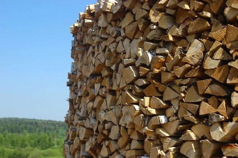 Плотные дрова. Березовые дрова. Дрова береза. Куча дров. Дрова смешанные колотые.
