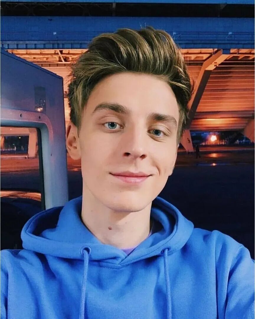 Популярные ютуберы. Влад а4 лысый. Windy31 андрей коваль. Windy31 блоггер. Ивангай/иван рудской.