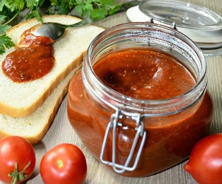 Аджика абхазская. Пикадор сацебели. Томатная сальса. Грузинская кухня сацебели. Салат с соусом сацебели.