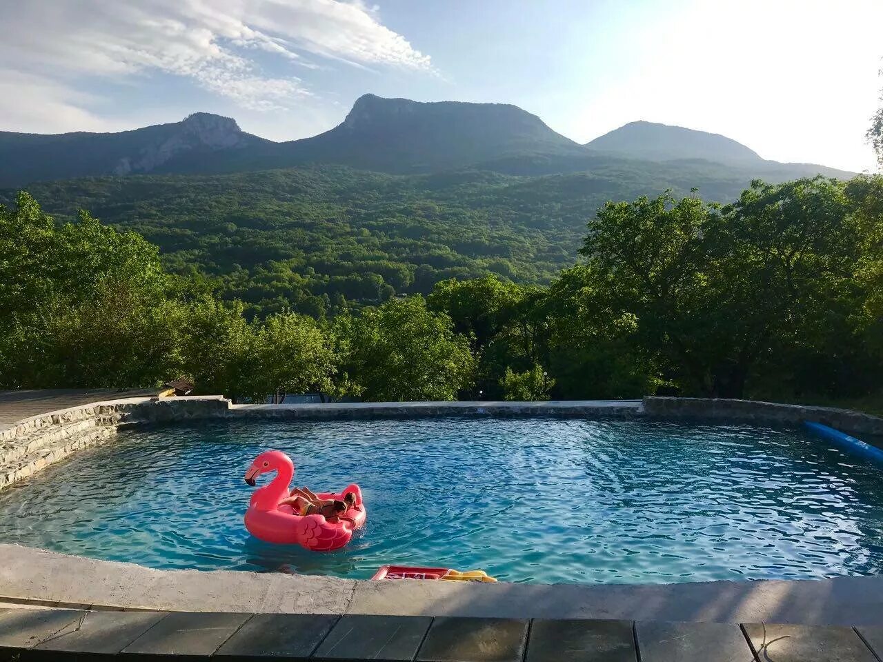 Бассейн бахчисарай. Турбаза привал бахчисарай. Турбаза привал бахчисарай бассейн. Бассейн в бахчисарае. Скиф сауна.