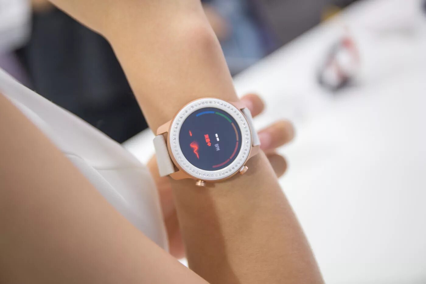 Часы xiaomi amazfit gtr. Xiaomi Amazfit GTR 42mm. Amazfit GTR 42mm женские. Амазфит GTR 2 42 mm.