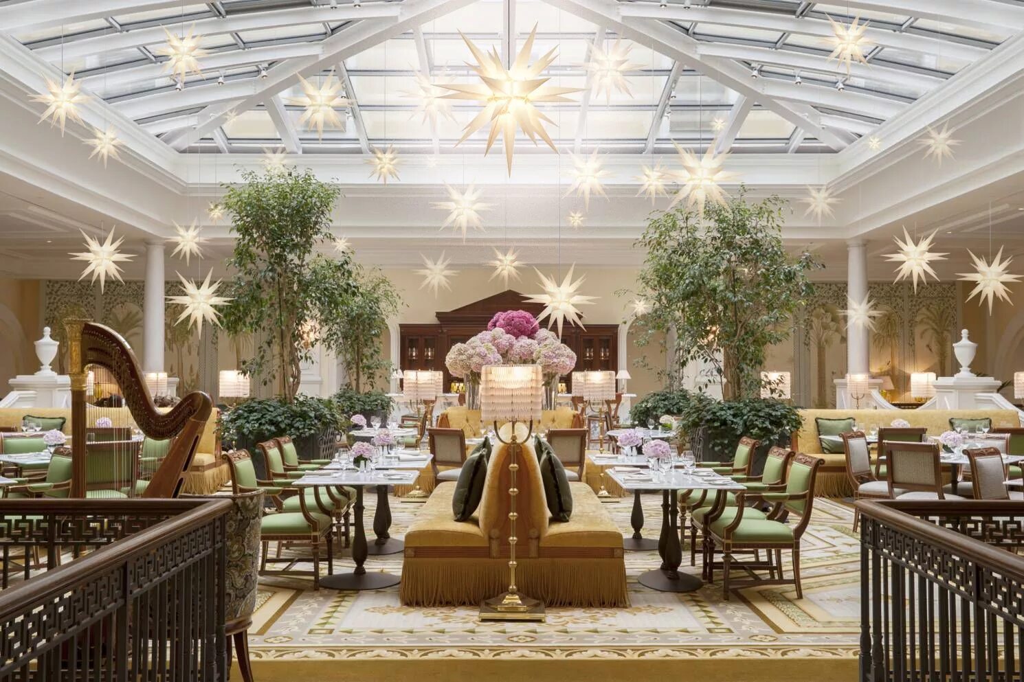 Отель four Seasons Lion Palace. Отель Лион Палас Санкт-Петербург. 4 Seasons Санкт-Петербург отель. Four Seasons Hotel Lion Palace St. Petersburg Санкт-Петербург