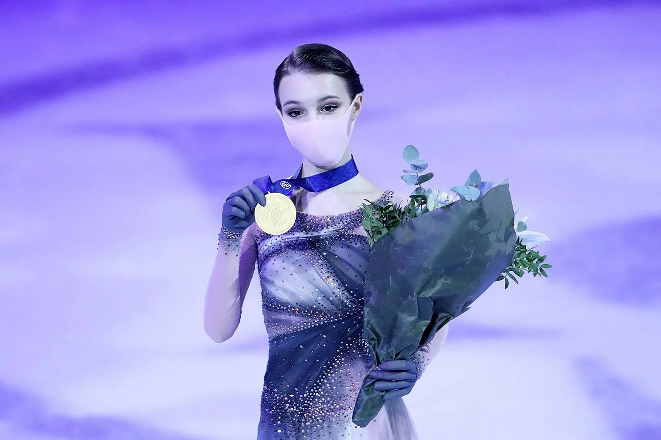 Российские фигур. Анна Щербакова фигуристка ЧМ 2021. Анна Щербакова Чемпионат мира 2021. Щербакова Анна фигуристка Чемпионат мира по фигурному 2021. Чемпионат мира по фигурному катанию 2021 Анна Щербакова.
