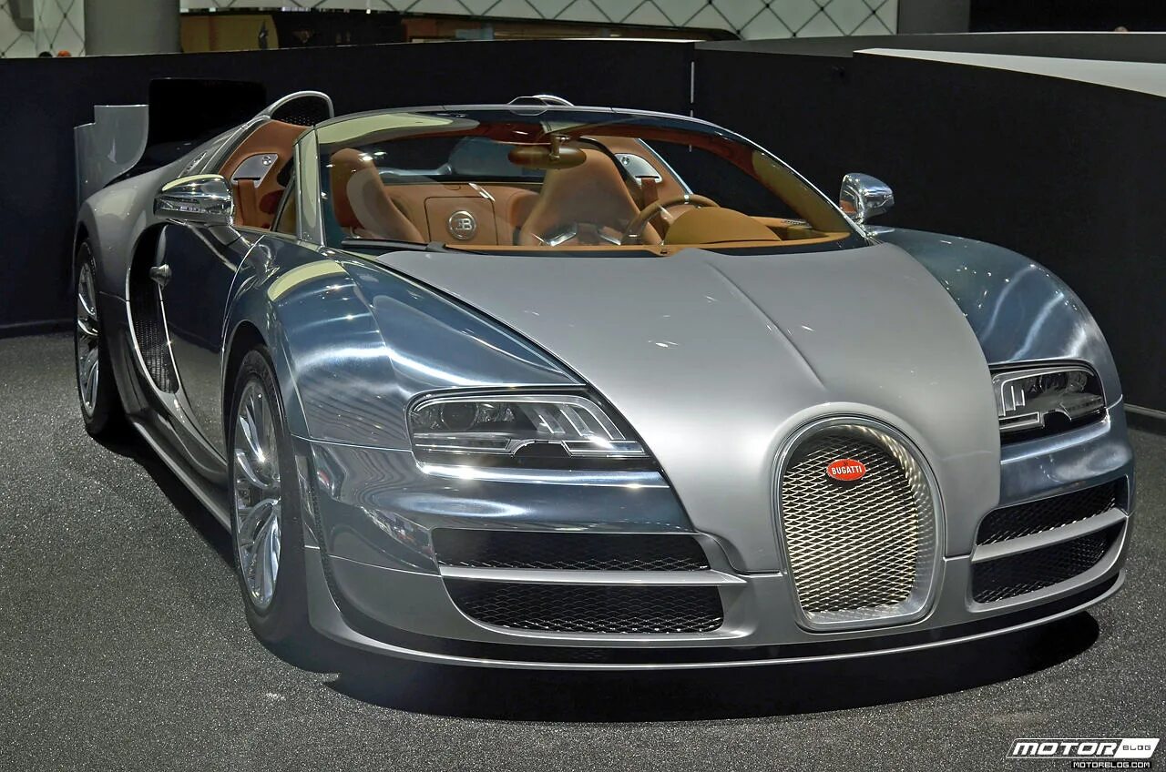 Bugatti Veyron Jean Bugatti. Bugatti Veyron 2013. Бугатти Вейрон Старая. Бугатти Вейрон Москва 2013. Bugatti производитель