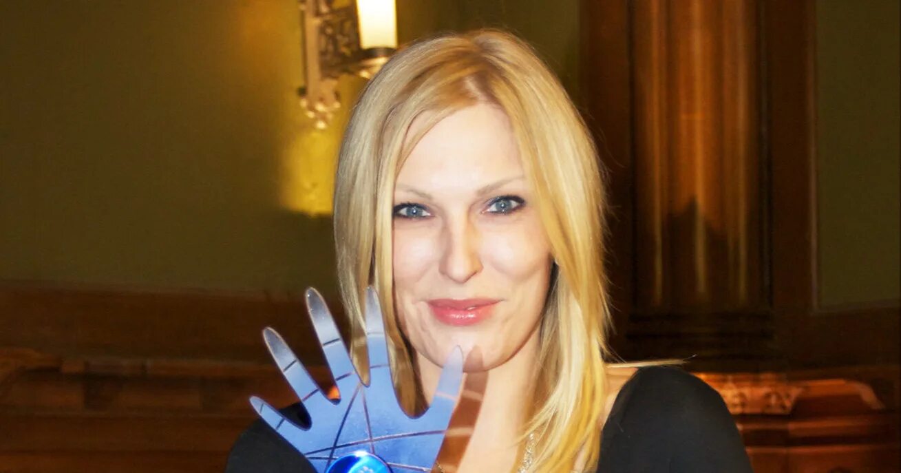 Илона новоселова смерть. Елена ясевич битва экстрасенсов. Елена ясевич экстрасенс. Елена есевичбитва экстрасенсов. Илона воскобоева.