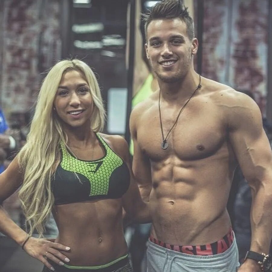 Спортивные пары. Фитоняшки мужчины. Качок и фитоняшка. Спортивные люди. Фитоняшка мужчина.