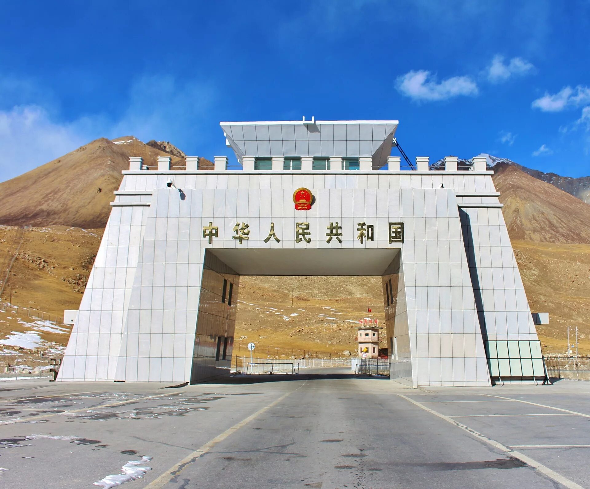 Как выглядит граница китая. Khunjerab pass. российско-китайская граница. русско китайская граница. российская китайская граница.