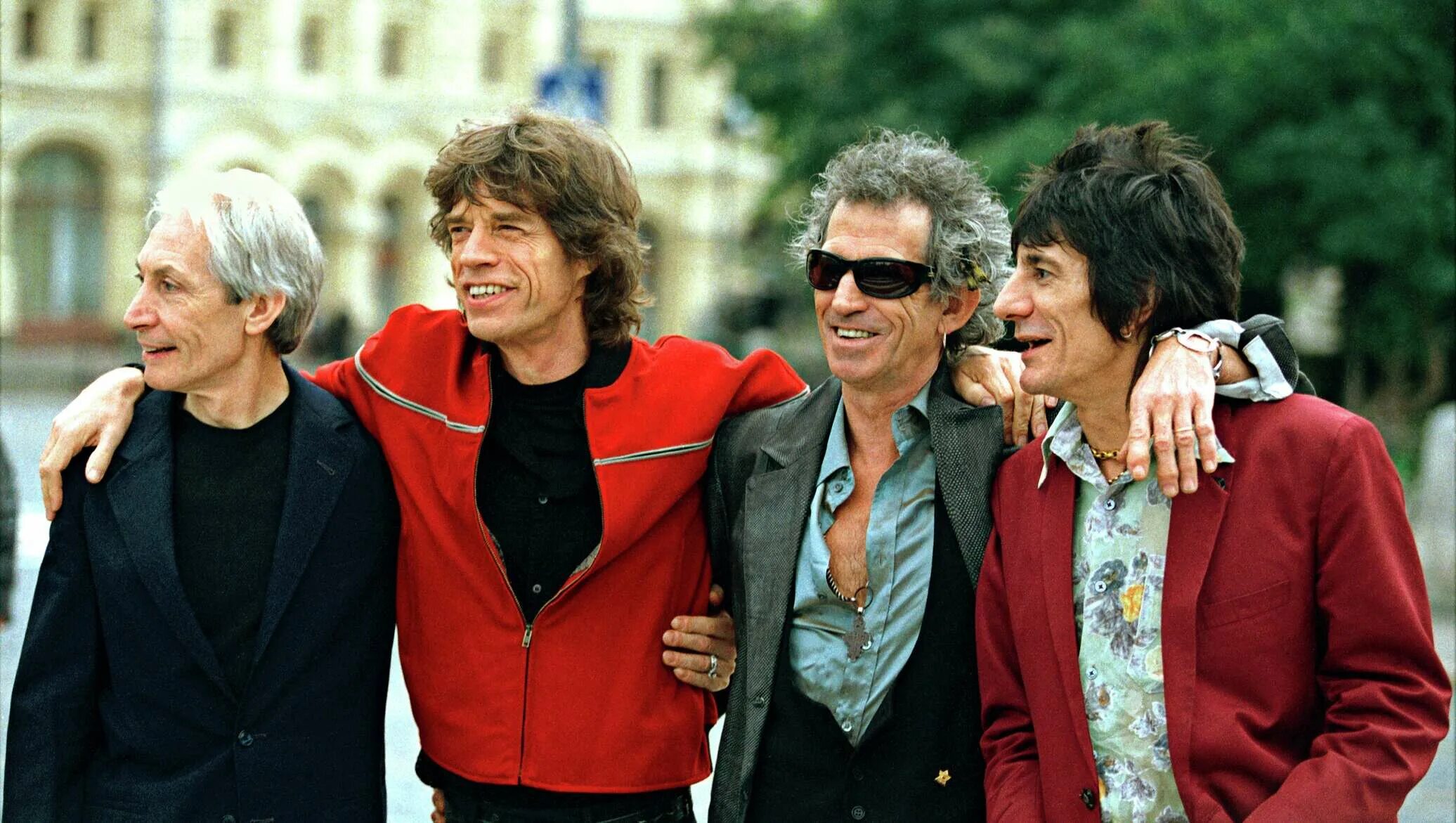 Группа Роллинг стоунз. Группа the Rolling Stones 1998 в Москве. Мик Джаггер в Москве 1998. Роллинг стоунз в Москве 1998. Группы британии