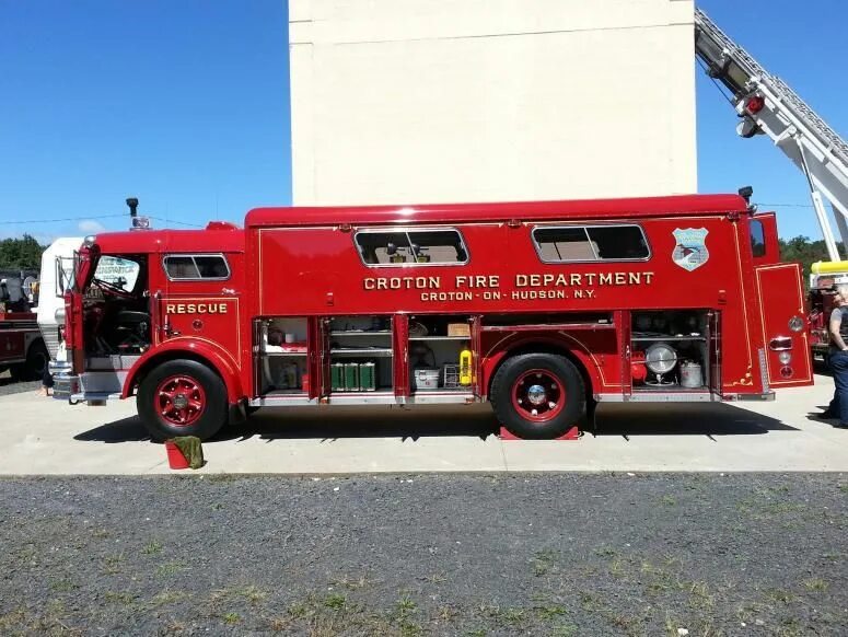 Fire truck police car. Пожарный грузовик Mack. MB 2023 пожарный. Ford c-Series Fire Truck "frame". New York Fire Department Truck 1/24.