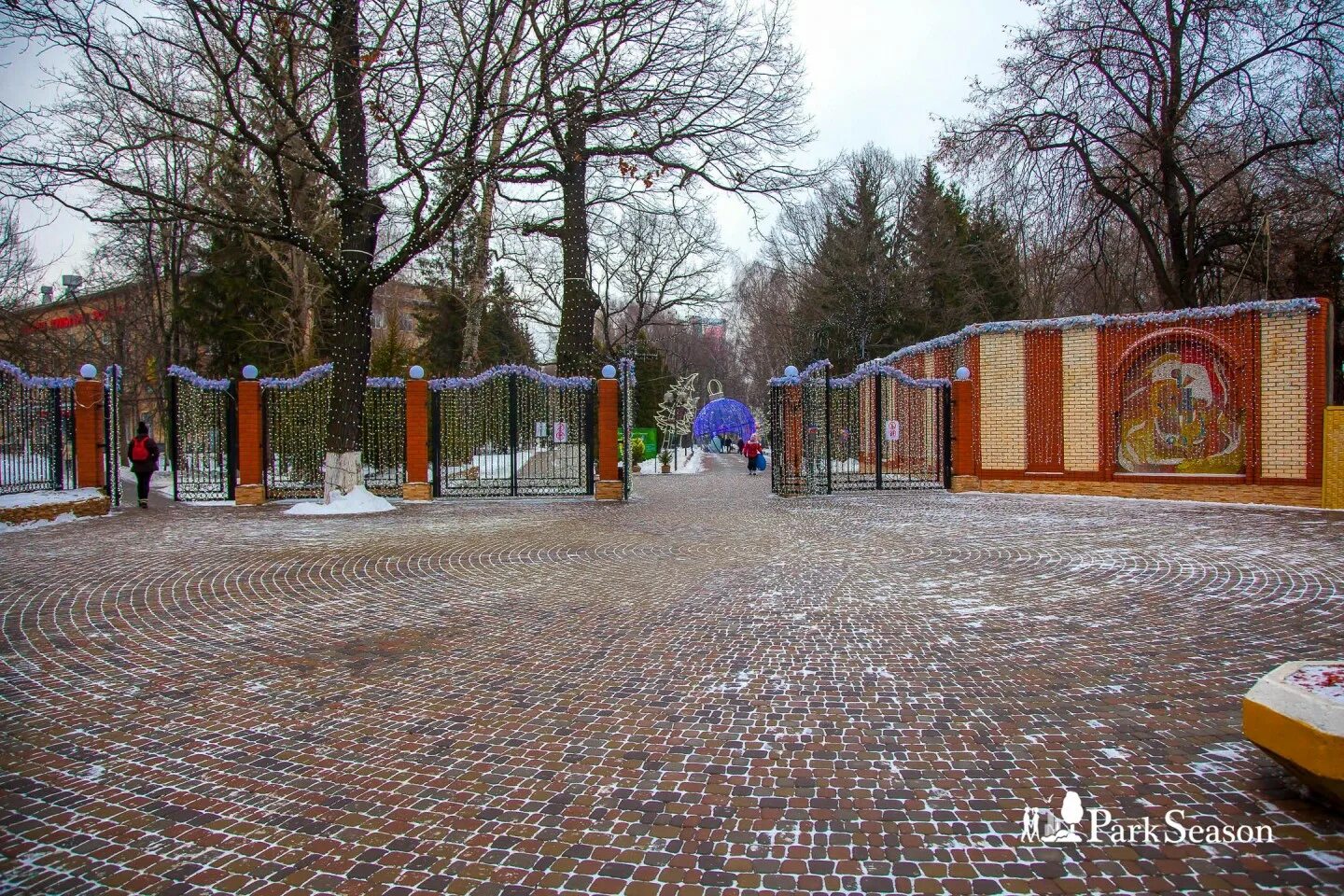 Парк имени Толстого в Химках. ПКИО Толстого Химки. Парк Льва Толстого в Химках зимой. Сквер Льва Толстого Химки.